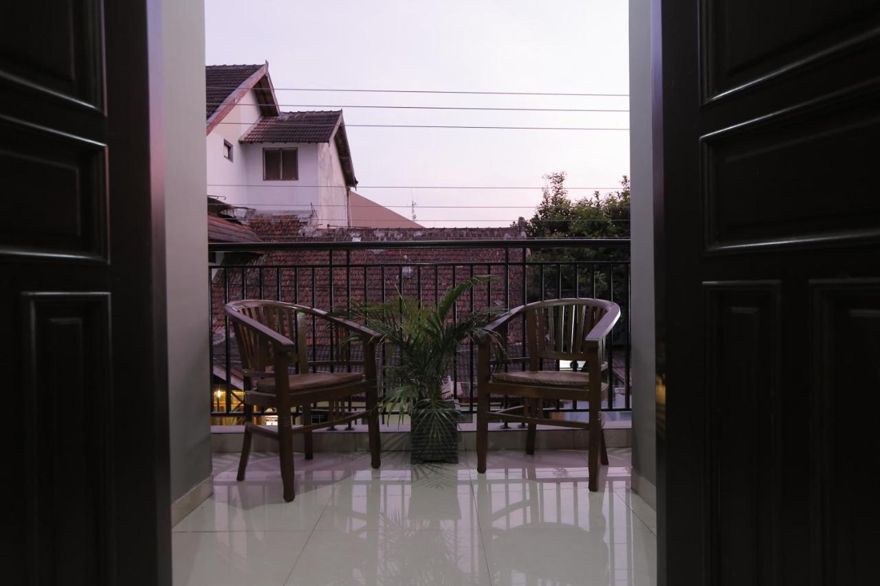 Hotel Atalie Malioboro By Natt'S Hospitality Yogyakarta Exterior photo