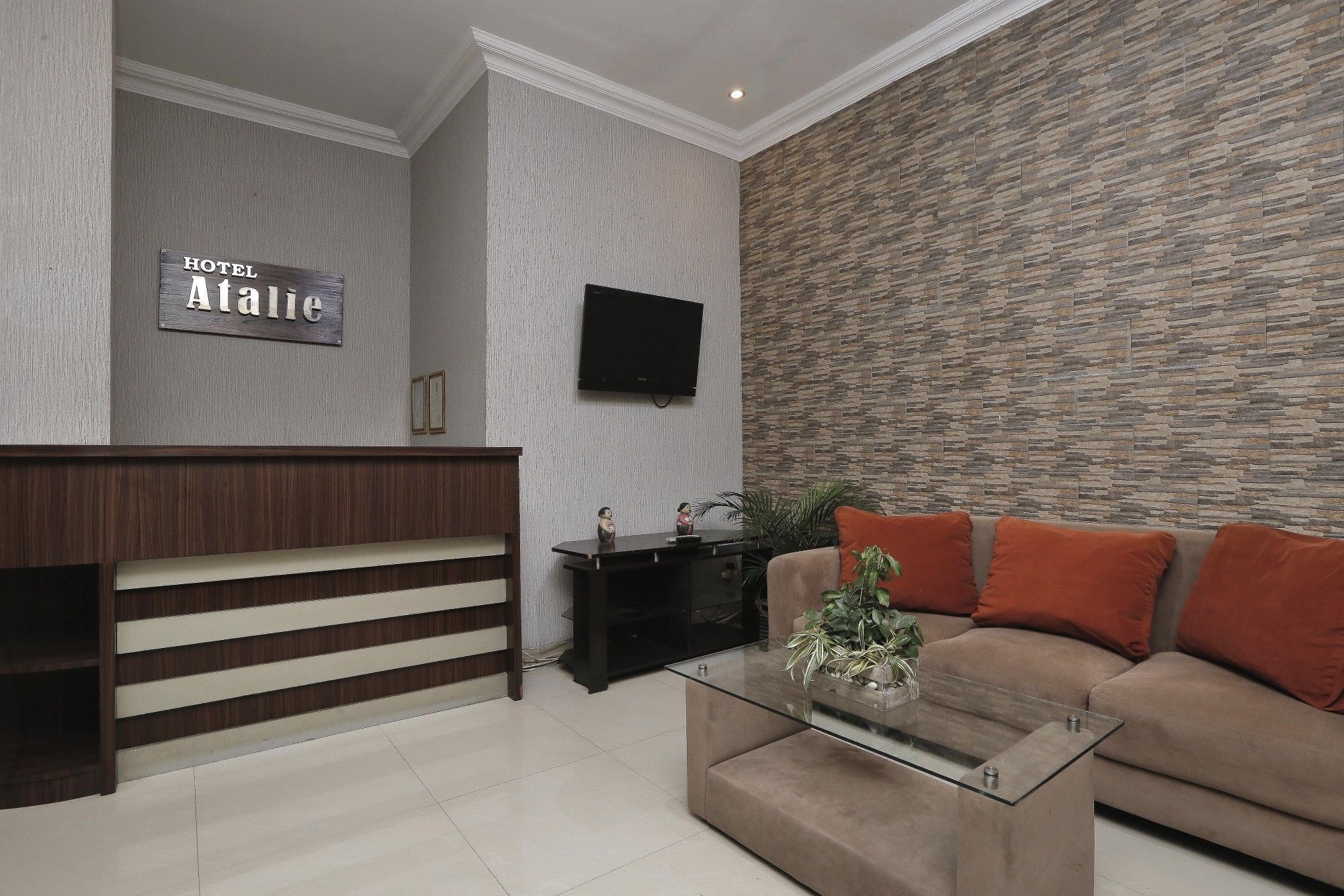 Hotel Atalie Malioboro By Natt'S Hospitality Yogyakarta Exterior photo
